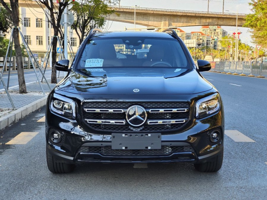 现在奔驰glb新车2.0t七座多少钱,奔驰glb35amg和gla35amg比较