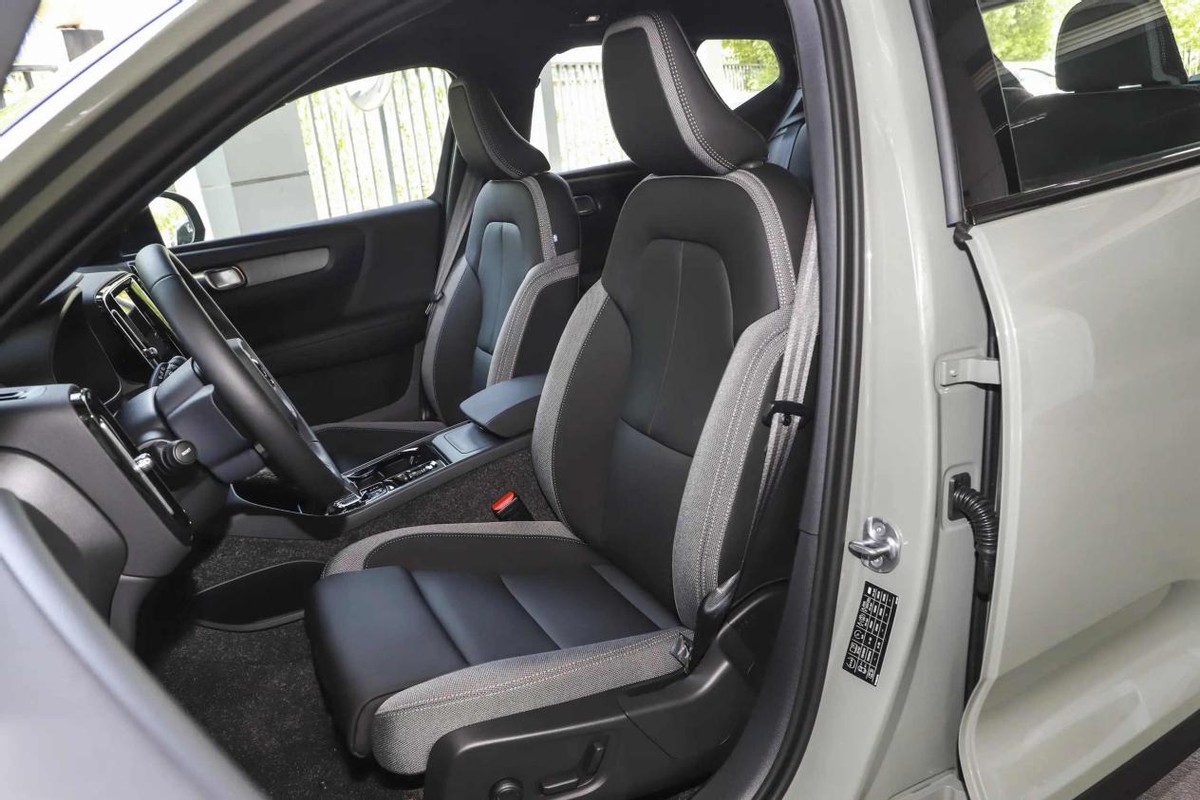 沃尔沃xc40和凯迪拉克xt4选哪个,沃尔沃xc40和凯迪拉克xt4怎么选