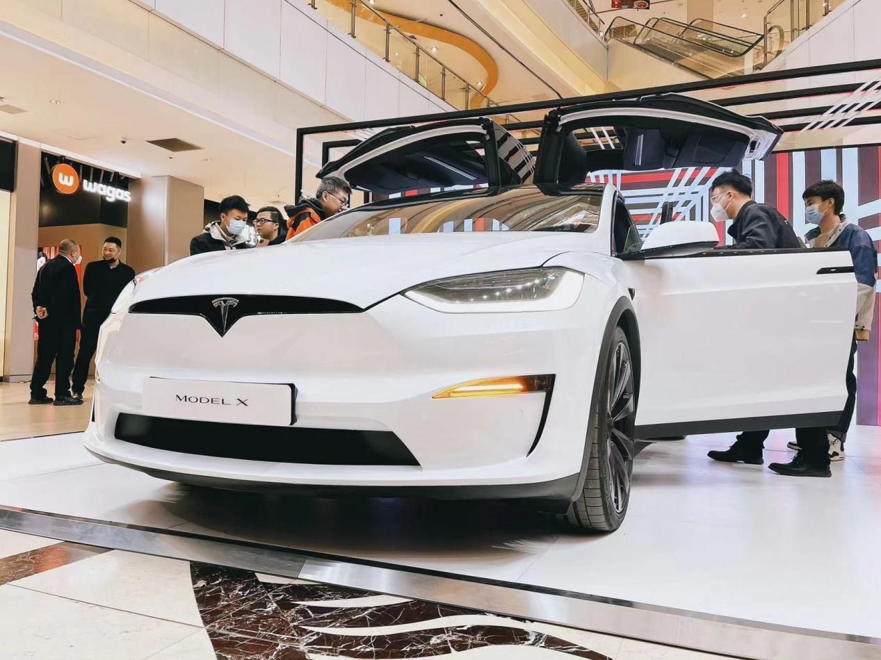 特斯拉modelx80.99万,特斯拉新款modelxplaid体验