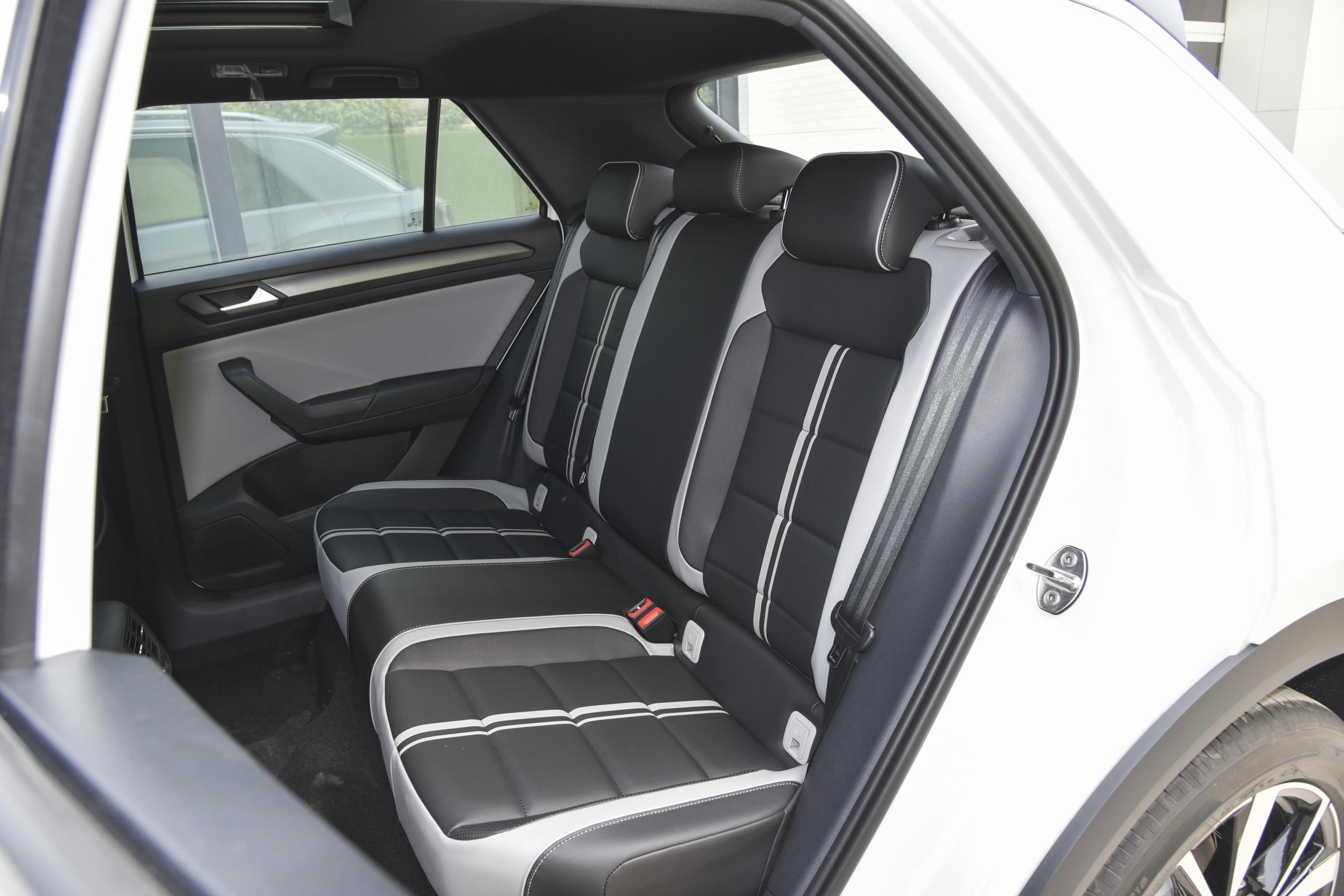 12万落地最强suv推荐大众探歌,自动挡小suv最便宜的车