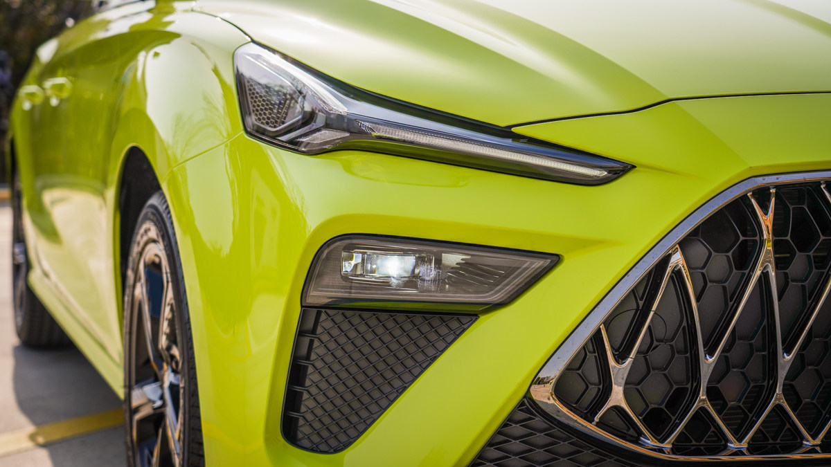 名爵mg5新款1.5t试驾,名爵mg5天蝎座豪华版测评