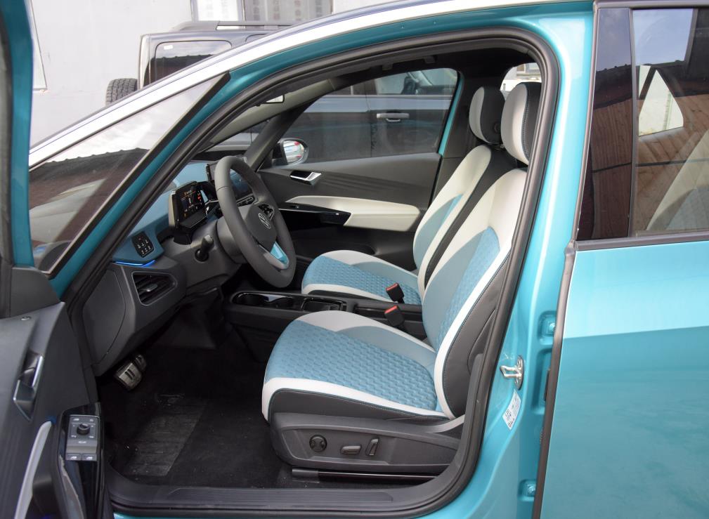 家用代步SUV好还是小车好,家用车两厢好还是三厢好