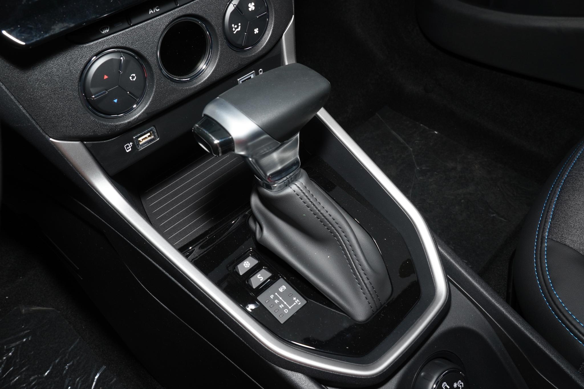 颜值高油耗低十万左右的车,颜值高的雪铁龙二手车