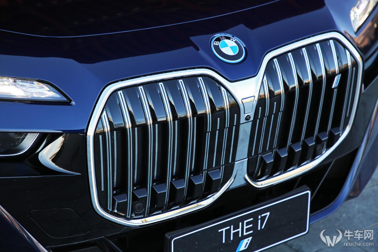 强者的自我颠覆试驾宝马i7xDrive60L