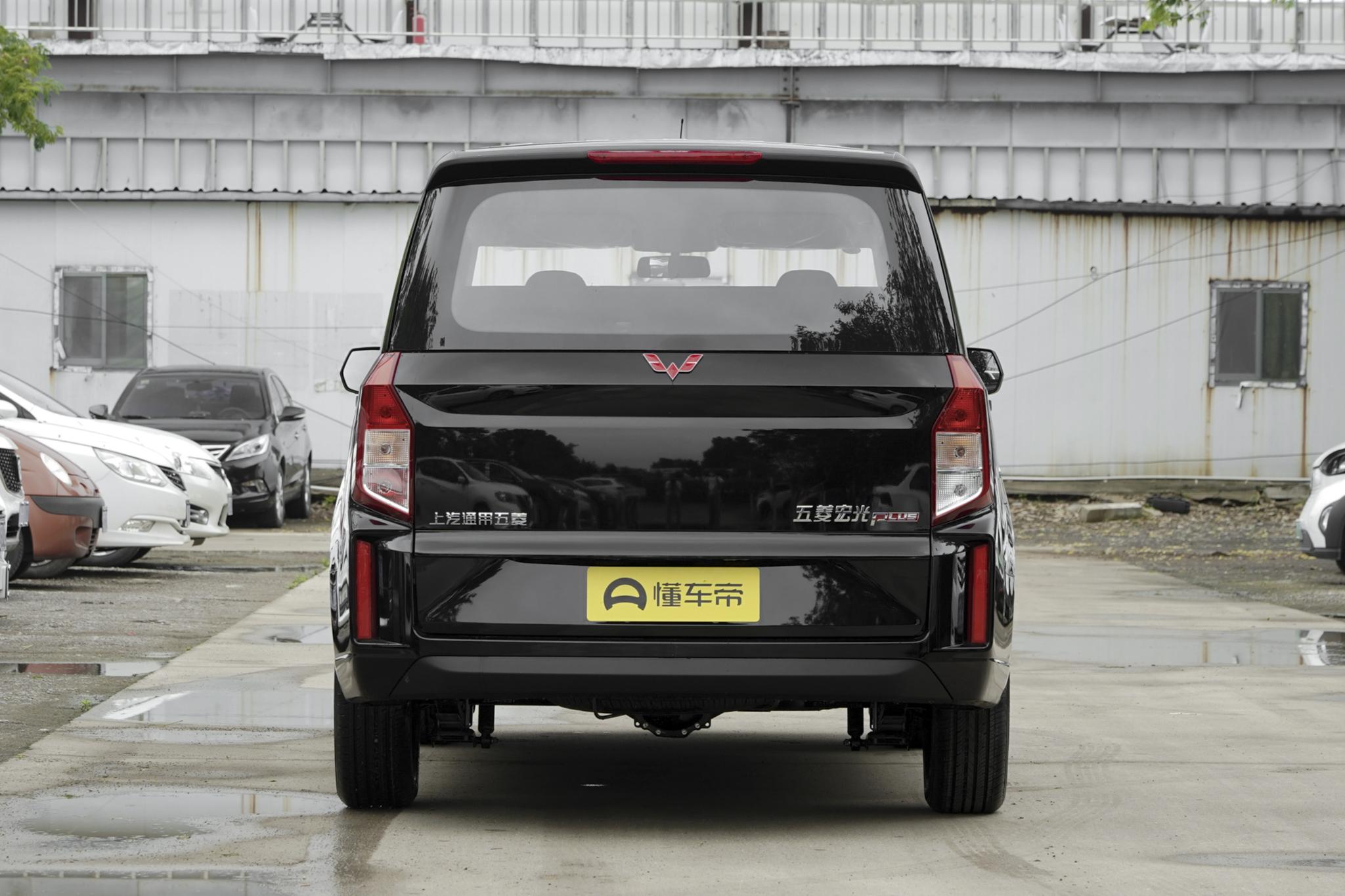 5.88万的车落地需要多少钱,新款五菱宏光最新款车型2座