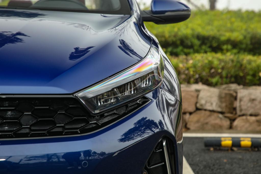 起亚k3这款车空间怎么样,新起亚k3百公里油耗