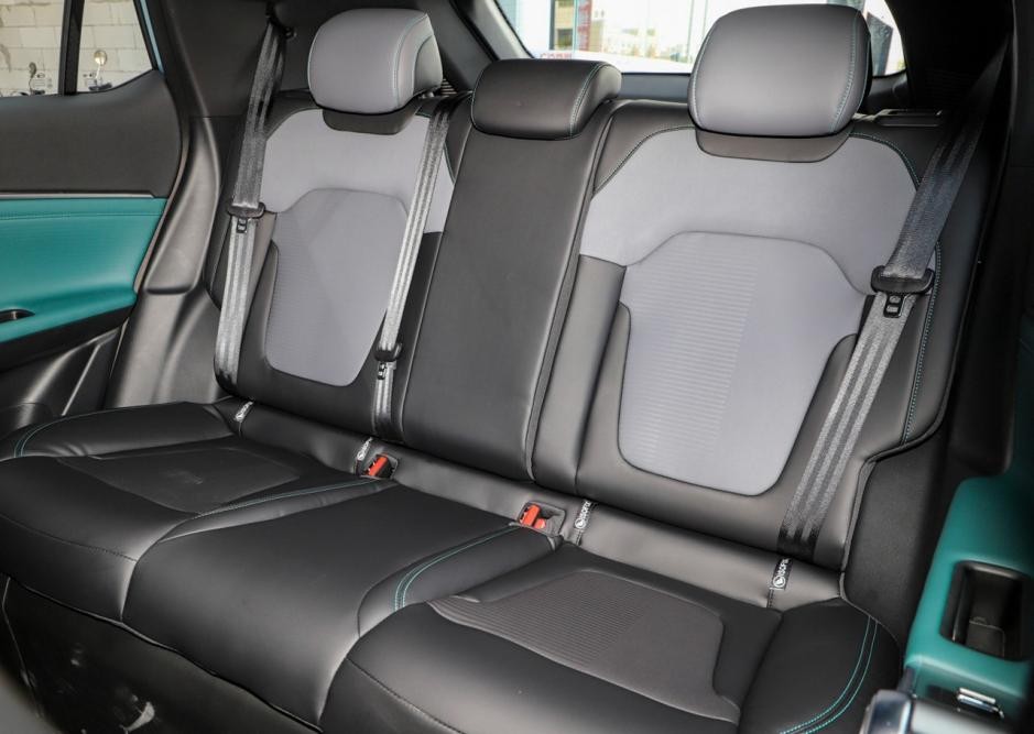 影酷混动和燃油版怎么选择,影酷混动最低配实车