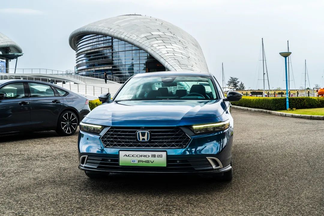 2023款雅阁phev落地价多少钱,雅阁ephev纯电续航突破200km