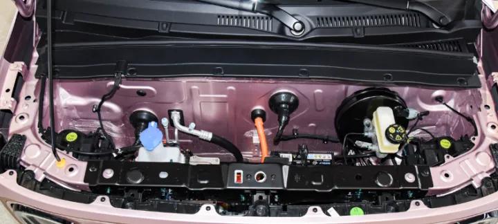 吉利熊猫mini和五菱mini轻松款对比,五菱宏光miniev和吉利熊猫mini