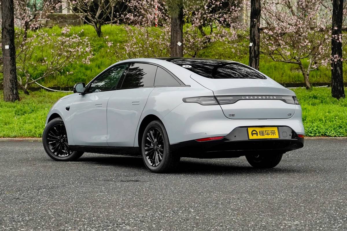 15万的零跑c01值不值得入手,ota升级一次多少钱