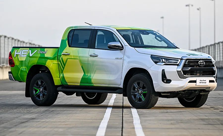 丰田hilux两门皮卡,丰田混动四驱皮卡