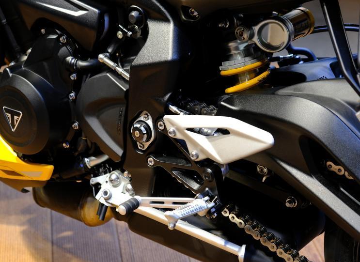 97895元起全新STREETTRIPLE765实拍