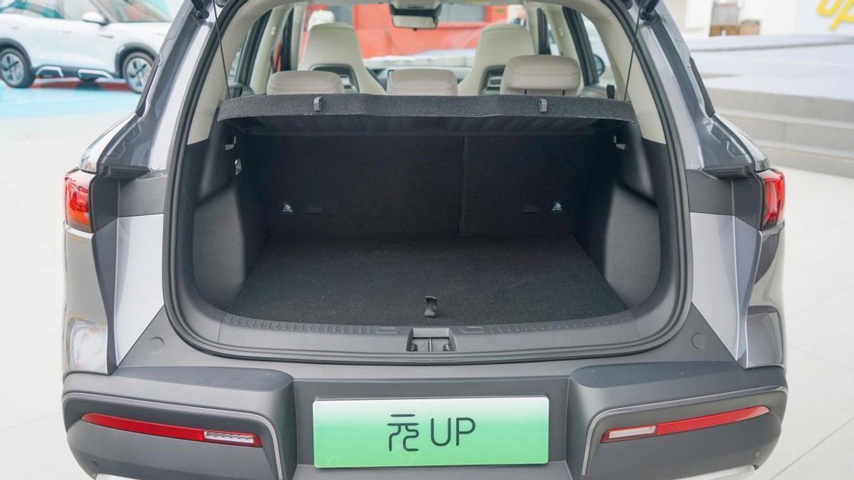 比亚迪元up体验感怎么样,比亚迪元up和plus