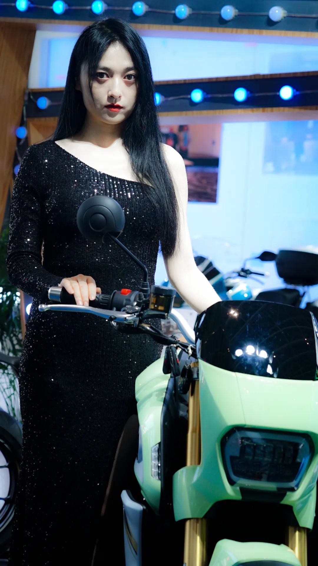 西安摩博会小姐姐,西安摩博会宝马小姐姐