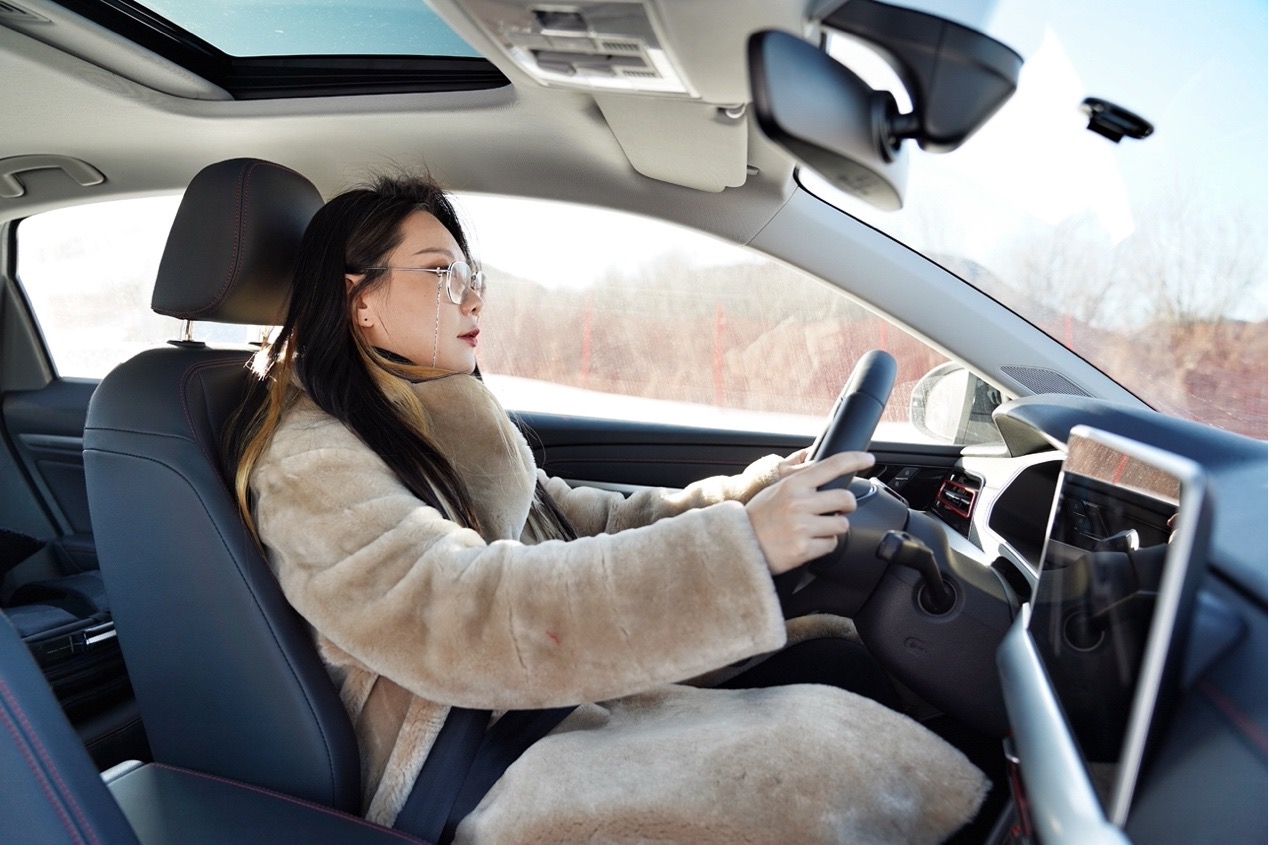 试驾上海大众全新朗逸,上汽大众朗逸新款试驾视频