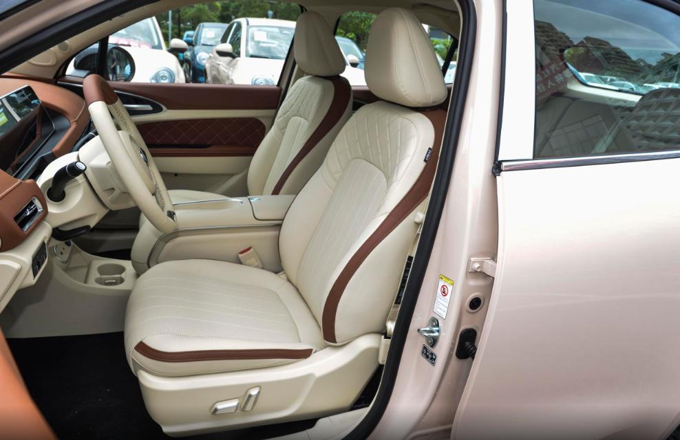 欧拉好猫2023新款电动汽车续航,欧拉好猫2023款501km长续航尊贵型