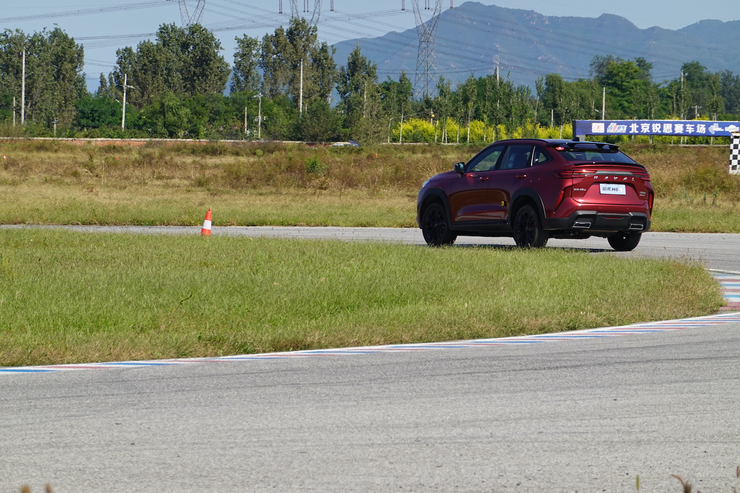 哈弗h6s1.5t混动加速测试,哈弗h6s试驾视频跑高速