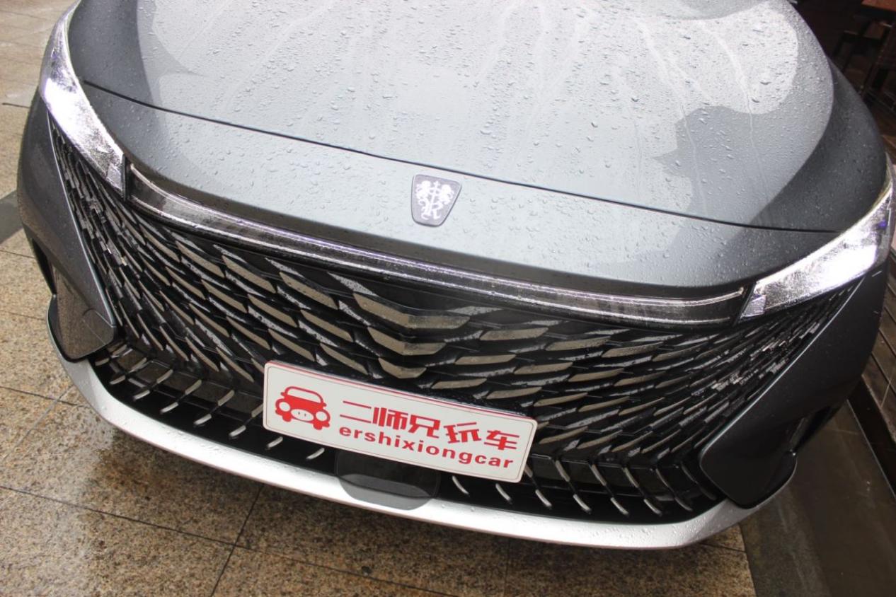 棕咖色第三代荣威rx5,12万落地买荣威rx5