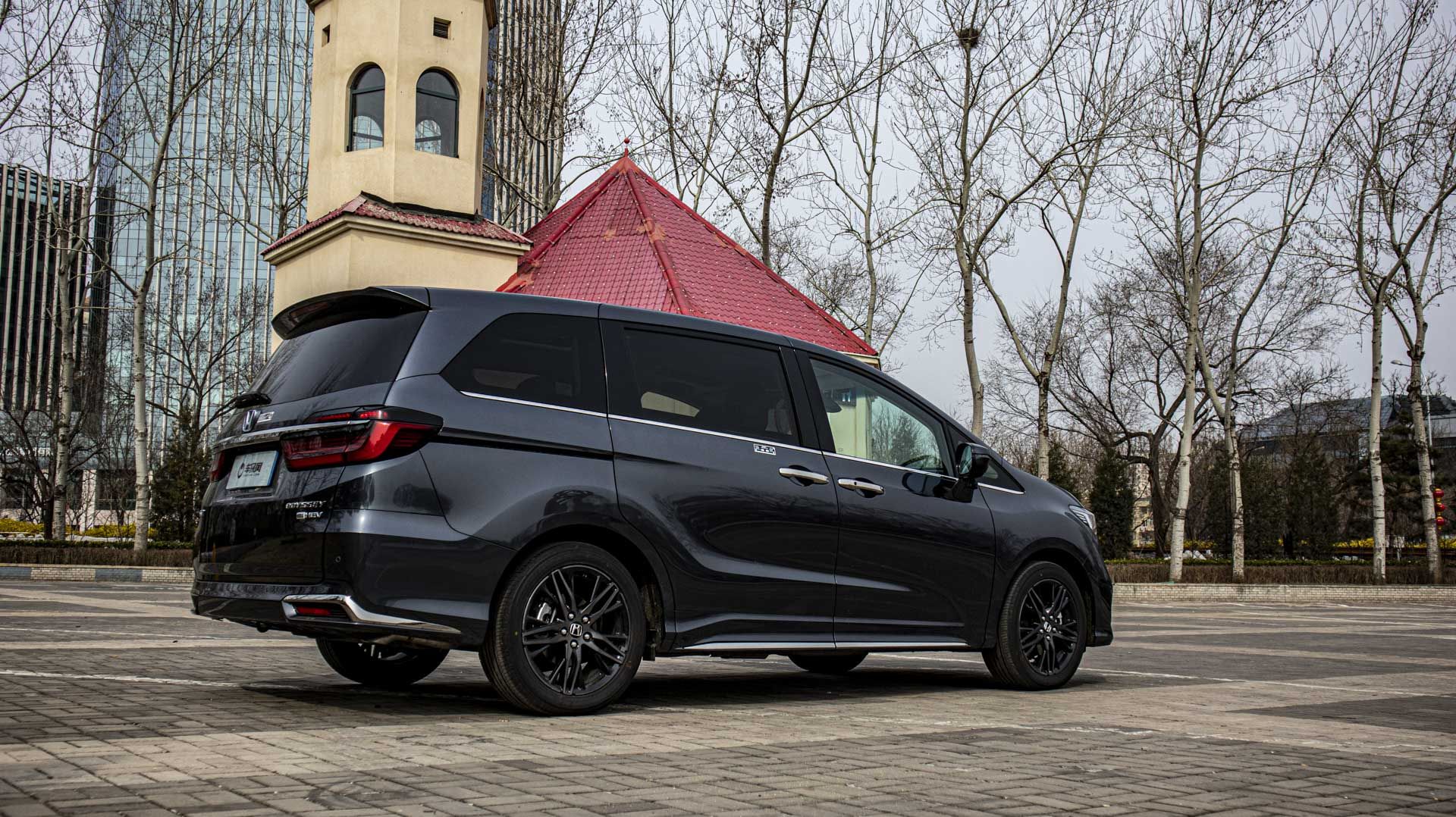 改款之后不止家用试驾全新奥德赛,2022款本田奥德赛混动版试驾视频