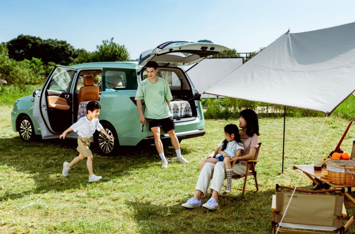 五菱佳辰十万内七座家用车首选,五菱佳辰七座车型经销商优惠价格