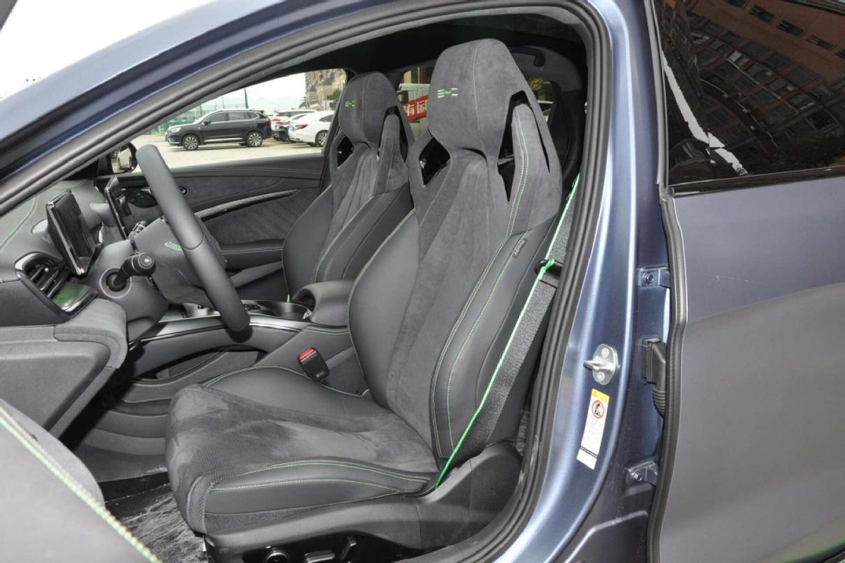 今年最值得购买汽车推荐哪款车型,十万元级值得入手的3款热销轿车