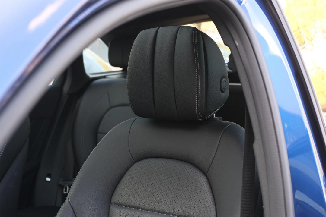 卖二手奔驰glc260注意什么,瑕疵17年奔驰glc260二手多少钱