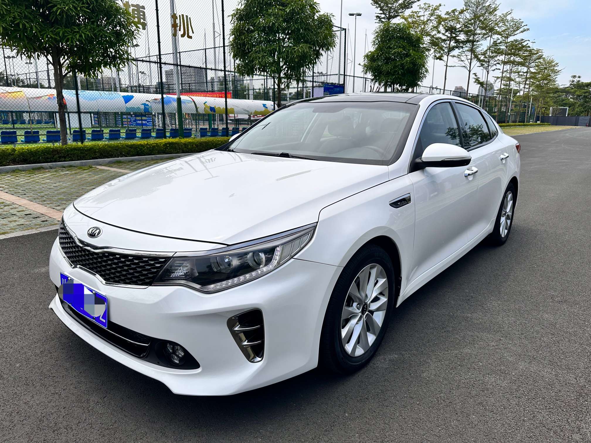 二手起亚k52016款1.6t自动lux,2023款起亚k51.6t油耗真实测试