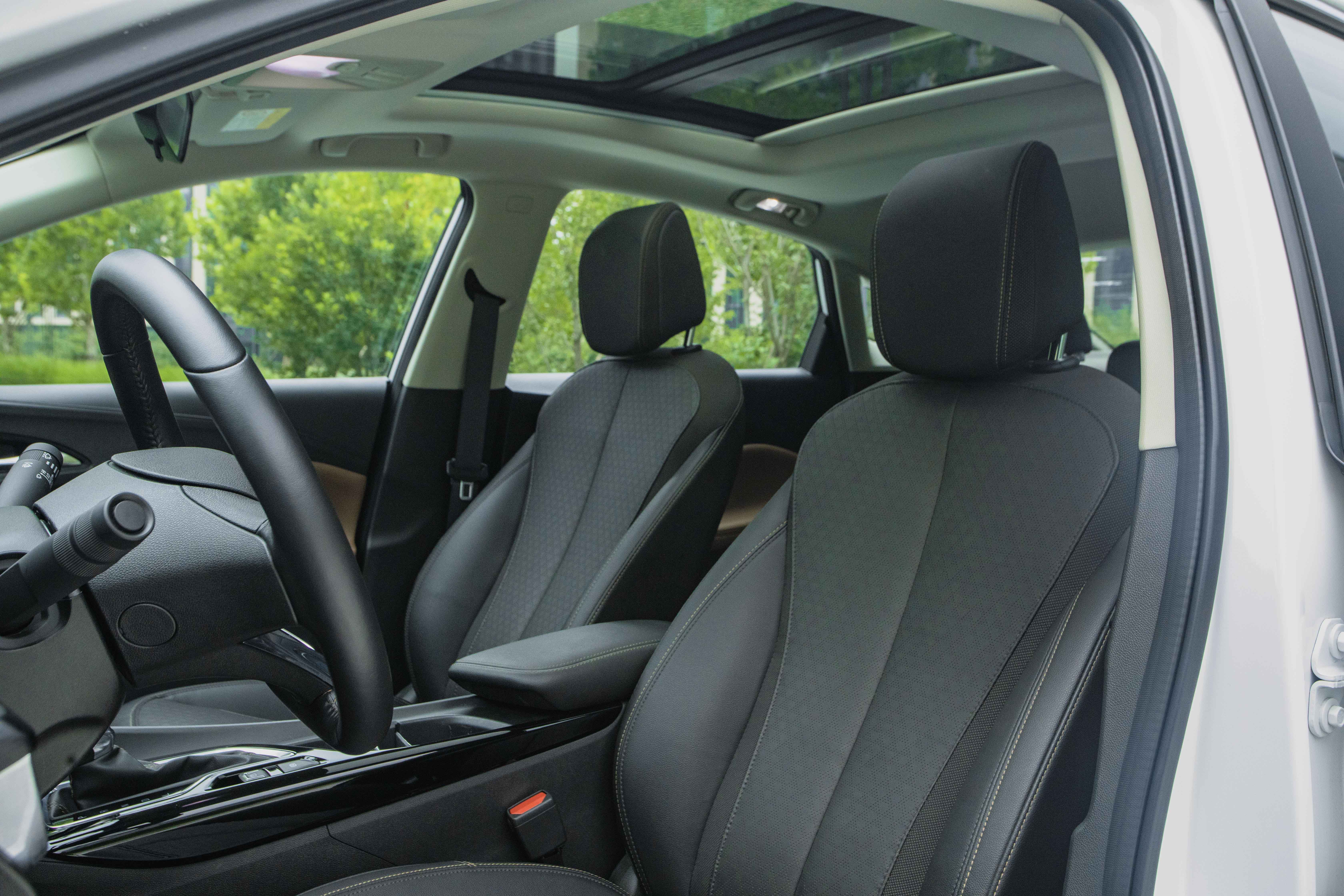 2022别克威朗progs疾风版油耗,2022别克威朗progs追风版白色