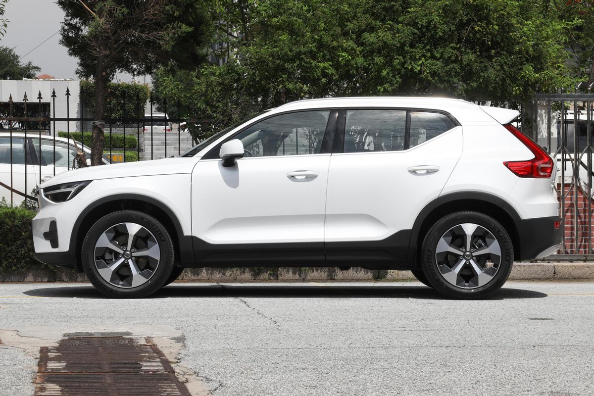 奥迪q3sportback和沃尔沃xc40,凯迪拉克xt4对比沃尔沃xc40奥迪q3