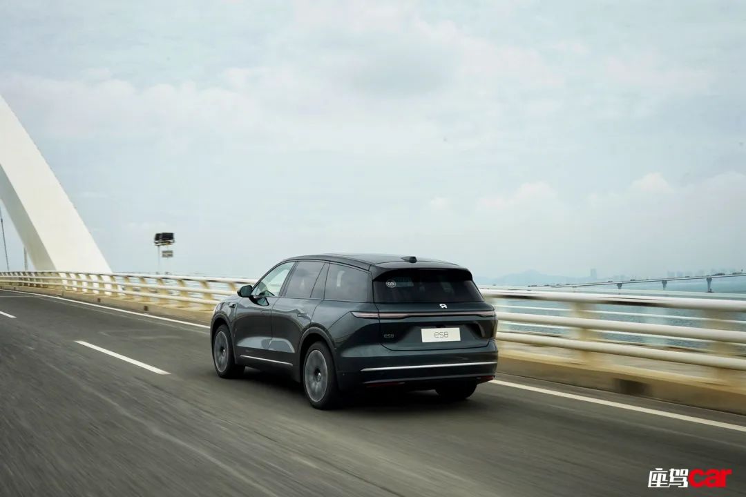 最新款蔚来es8试驾视频,40万就能买到超跑体验试驾蔚来es8