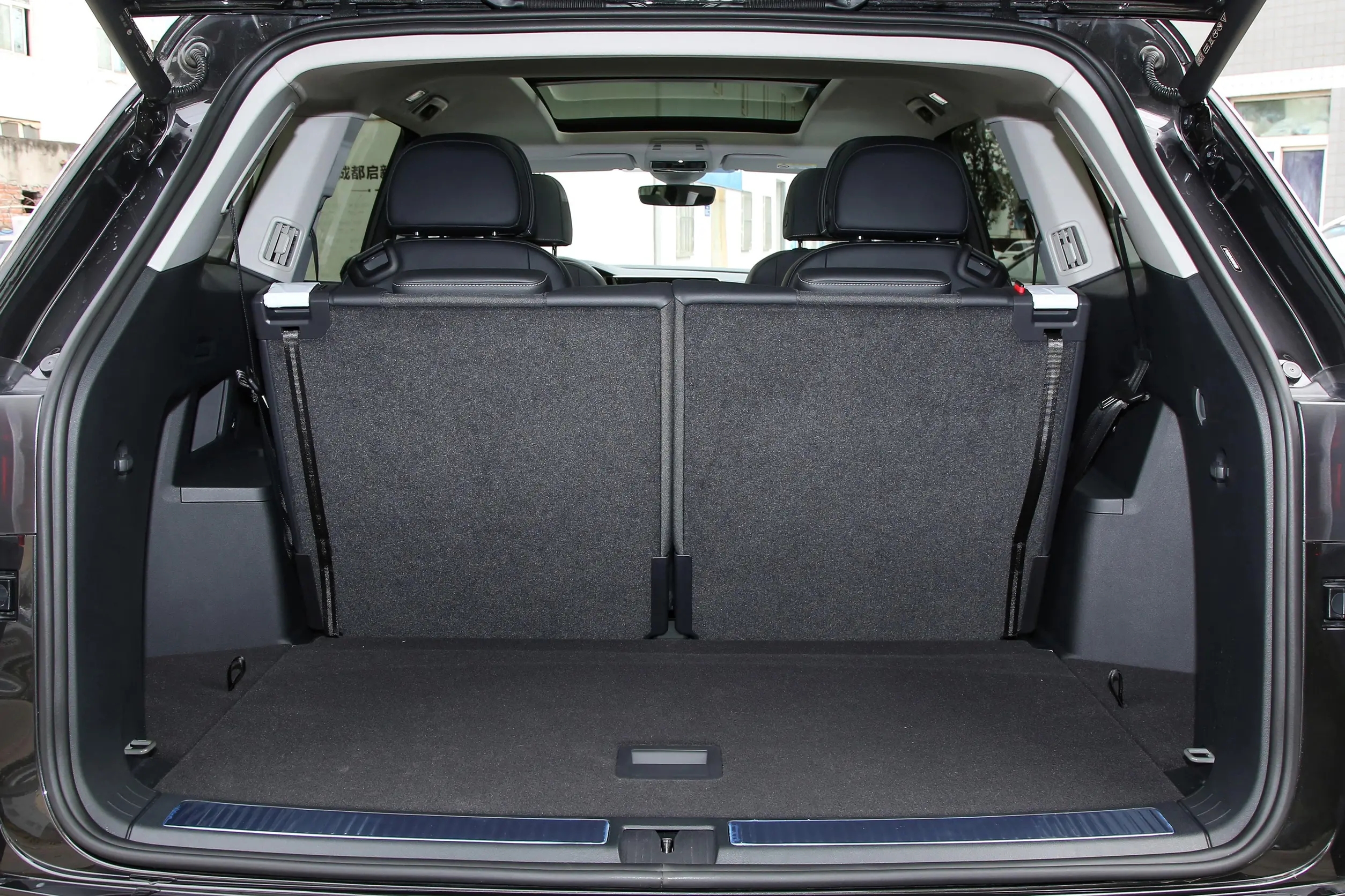 大众也没辙了！从30万跌至24万，舒适媲美MPV，放弃途昂汉兰达