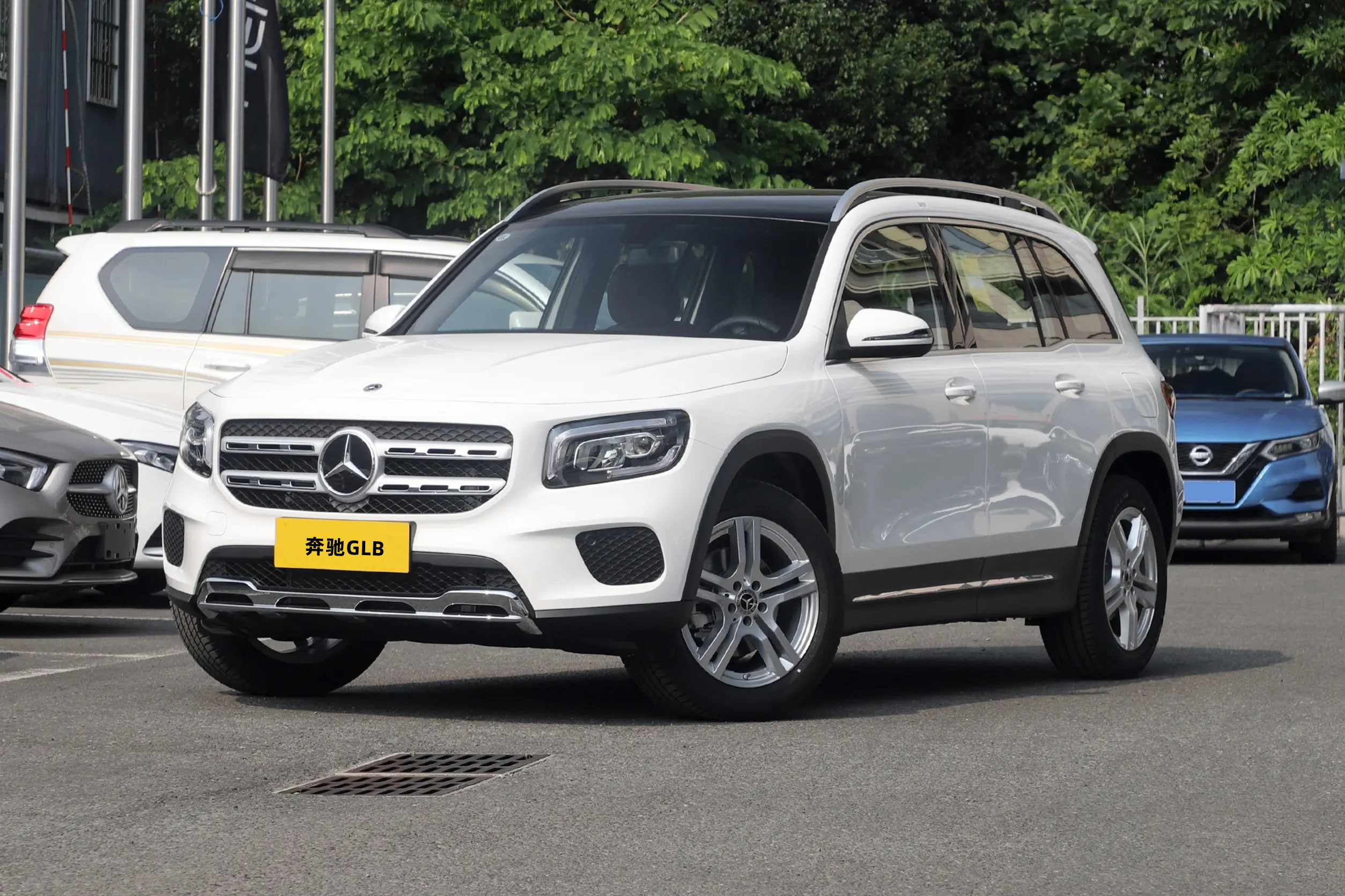 奔驰glb200上市,奔驰glb200价格及参数