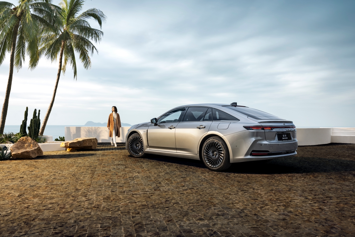 个性十足更年轻化全新丰田皇冠,皇冠焕新