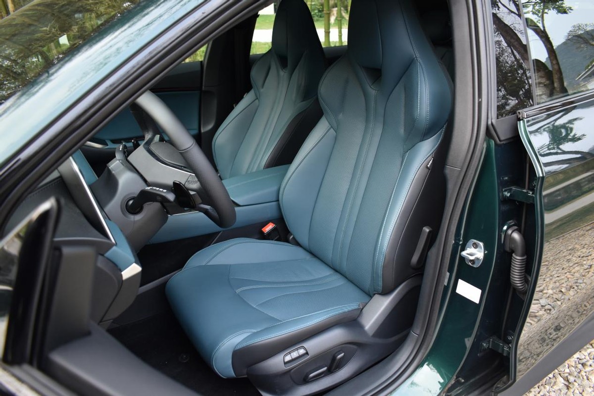 鍚嶇埖mg7濂崇敓璇曢┚瑙嗛 (鑳栧摜璇曢┚鍚嶇埖mg7瑙嗛)