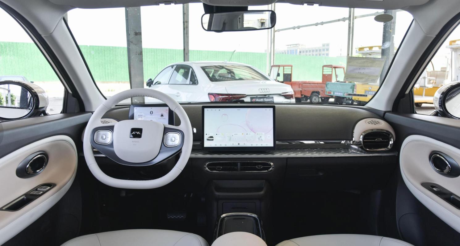 又一纯电小型车，新款江淮钇为3实车亮相，产品力如何？