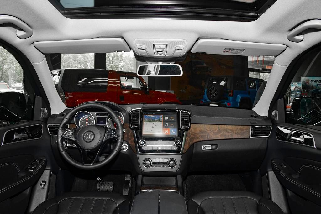 北京bj90豪华大型suv,全新bj90最高配四驱4.0