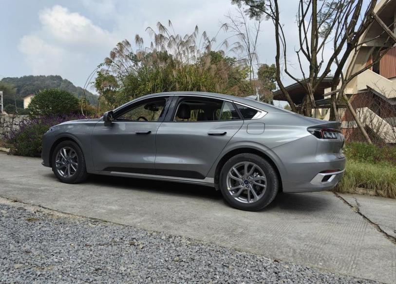 2019福特蒙迪欧销量,福特新款蒙迪欧2022款值不值得买