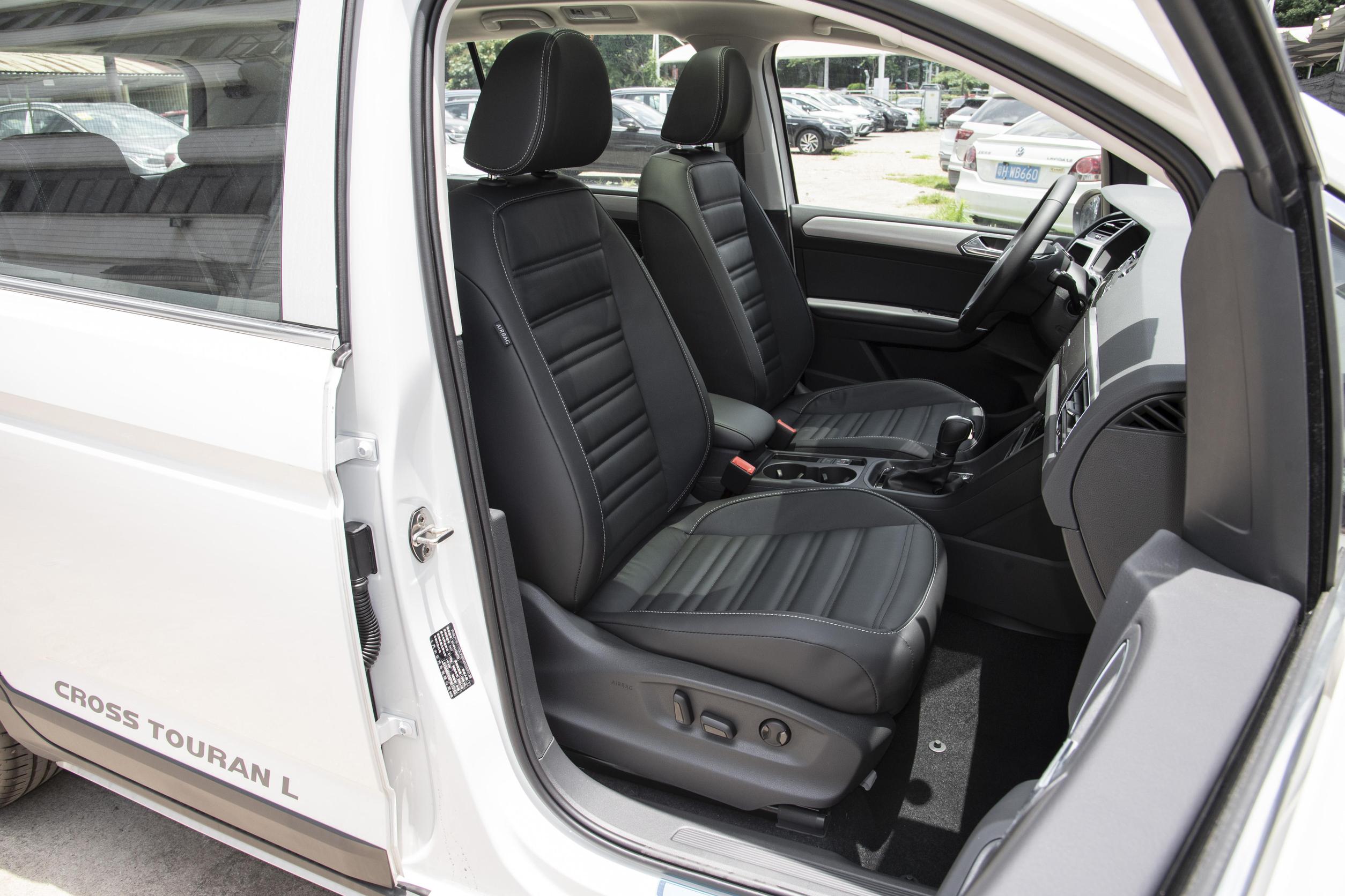 途安l2022款mpv,大众途安七座mpv1.4t