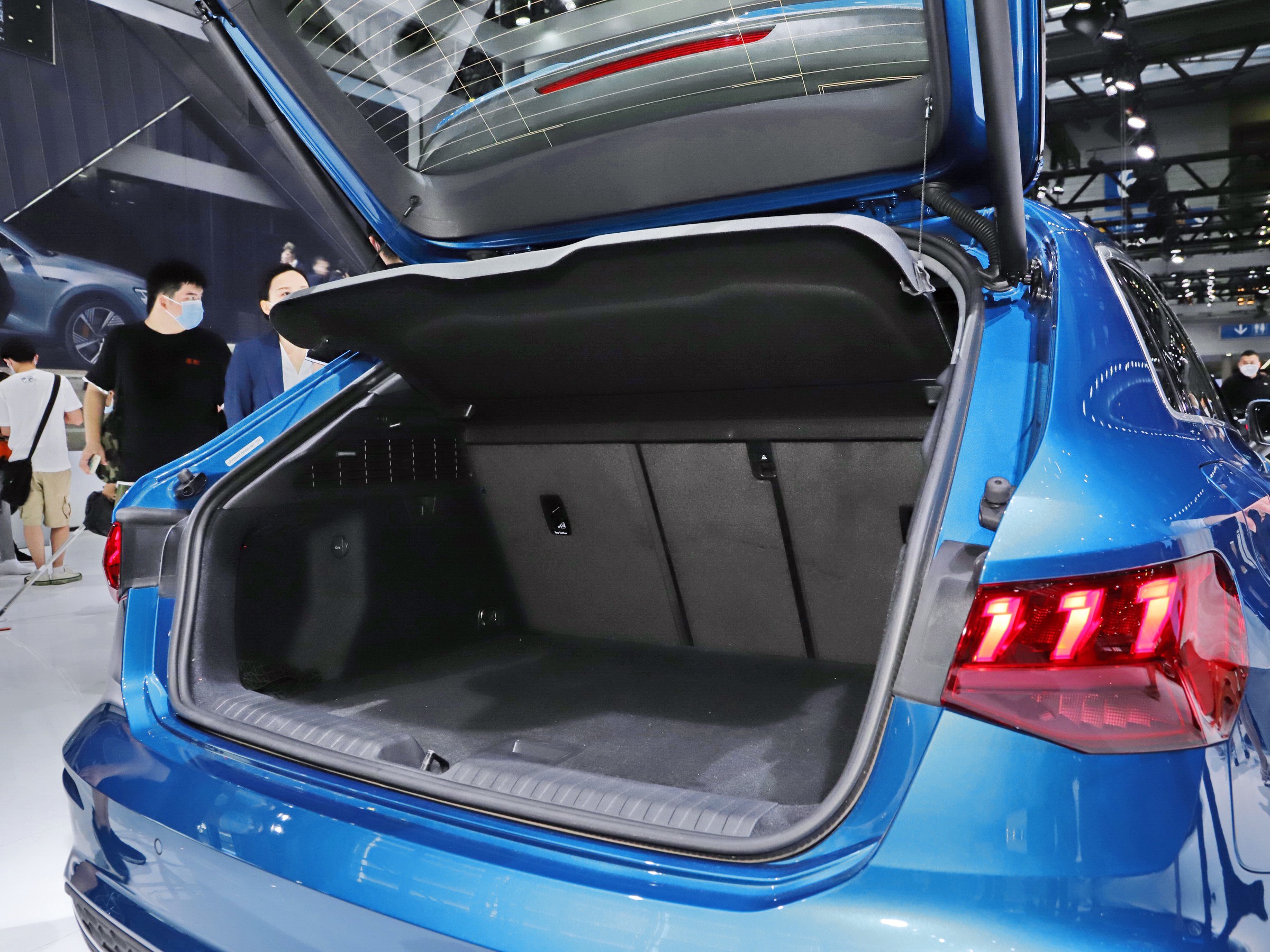 奥迪a3时尚型中配,奥迪a3时尚型和进取型哪个好