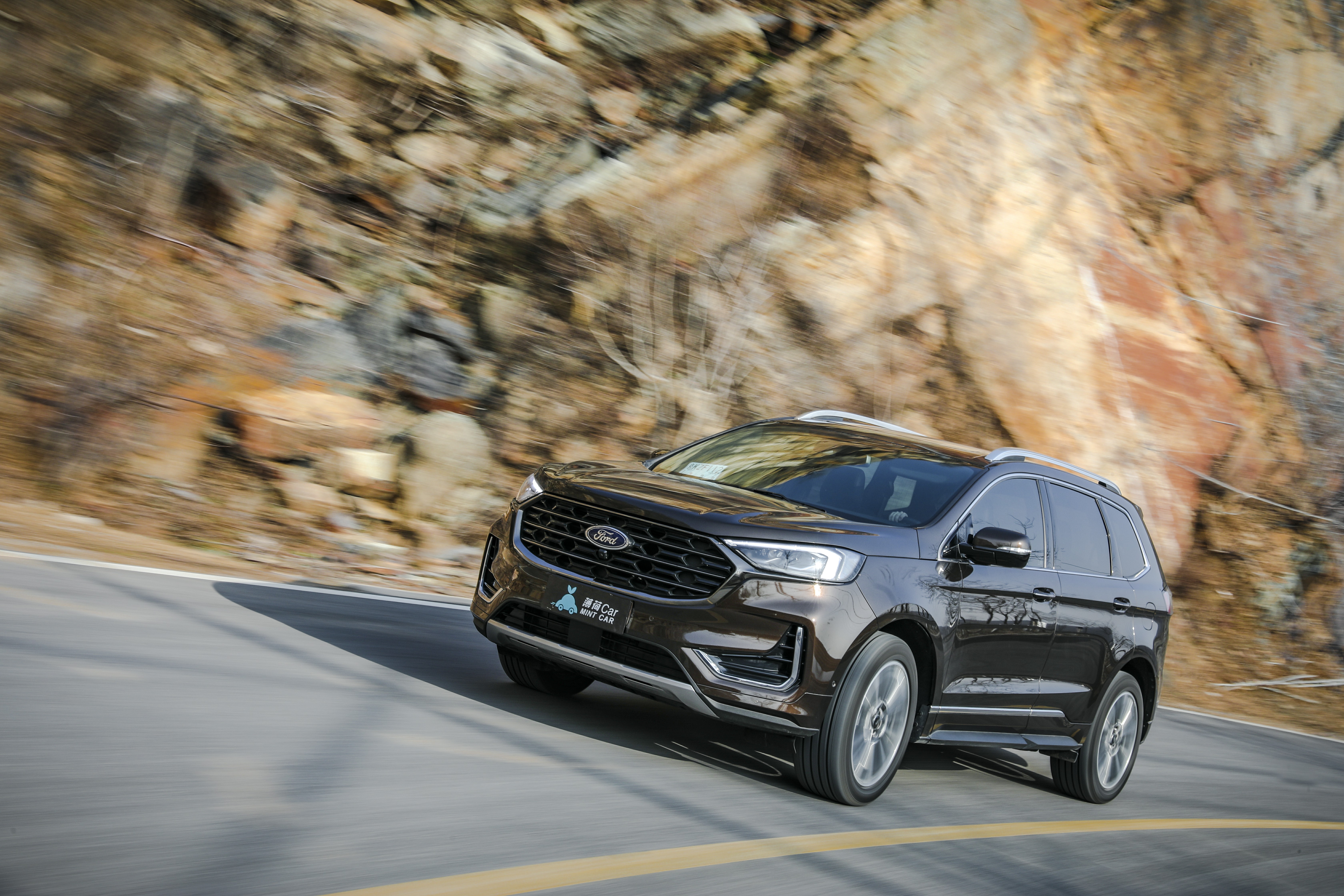 30万内科技与动力兼顾，试驾大7座SUV福特锐界PLUS