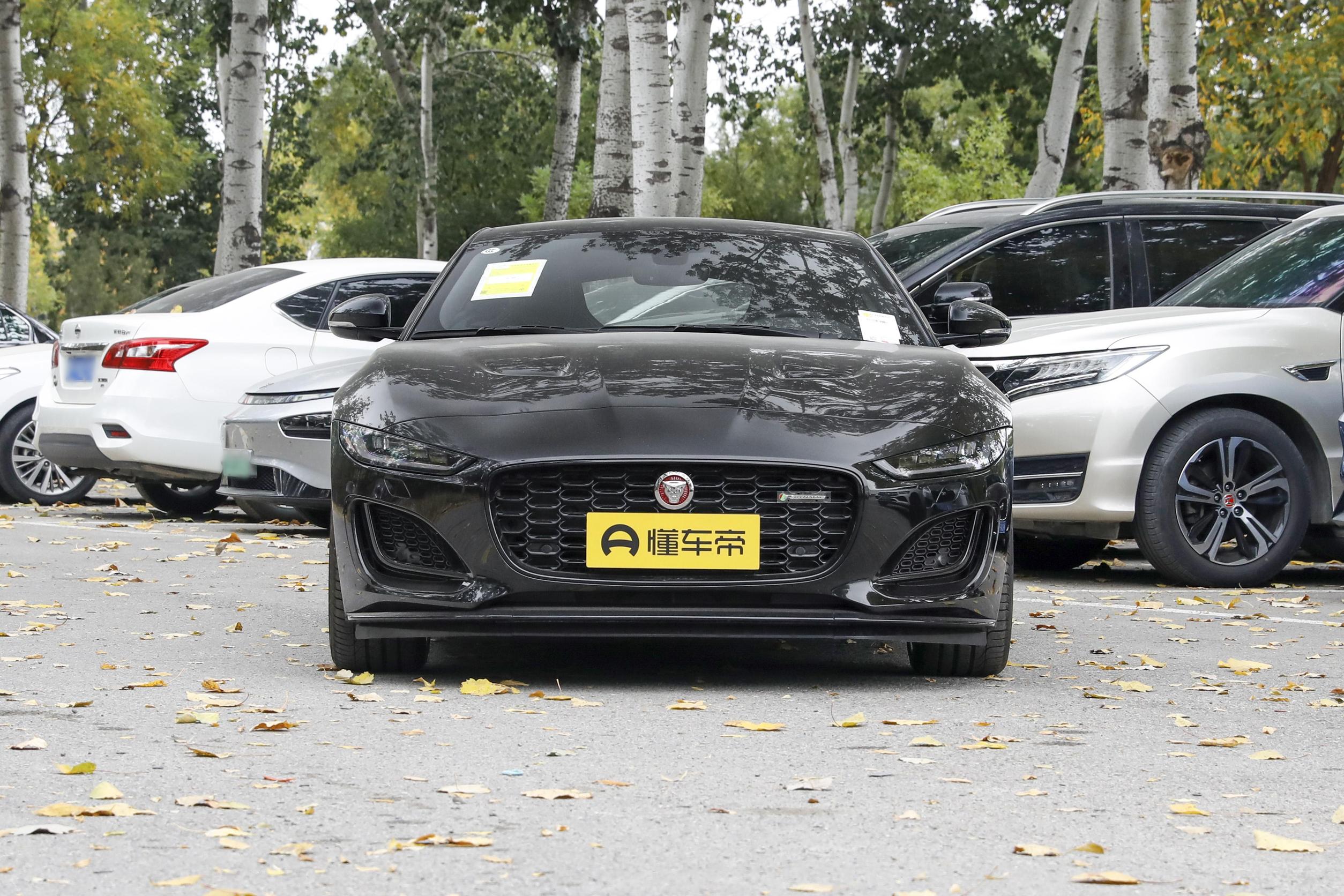 最新款捷豹跑车f-type,大气又运动新款捷豹f-type实车