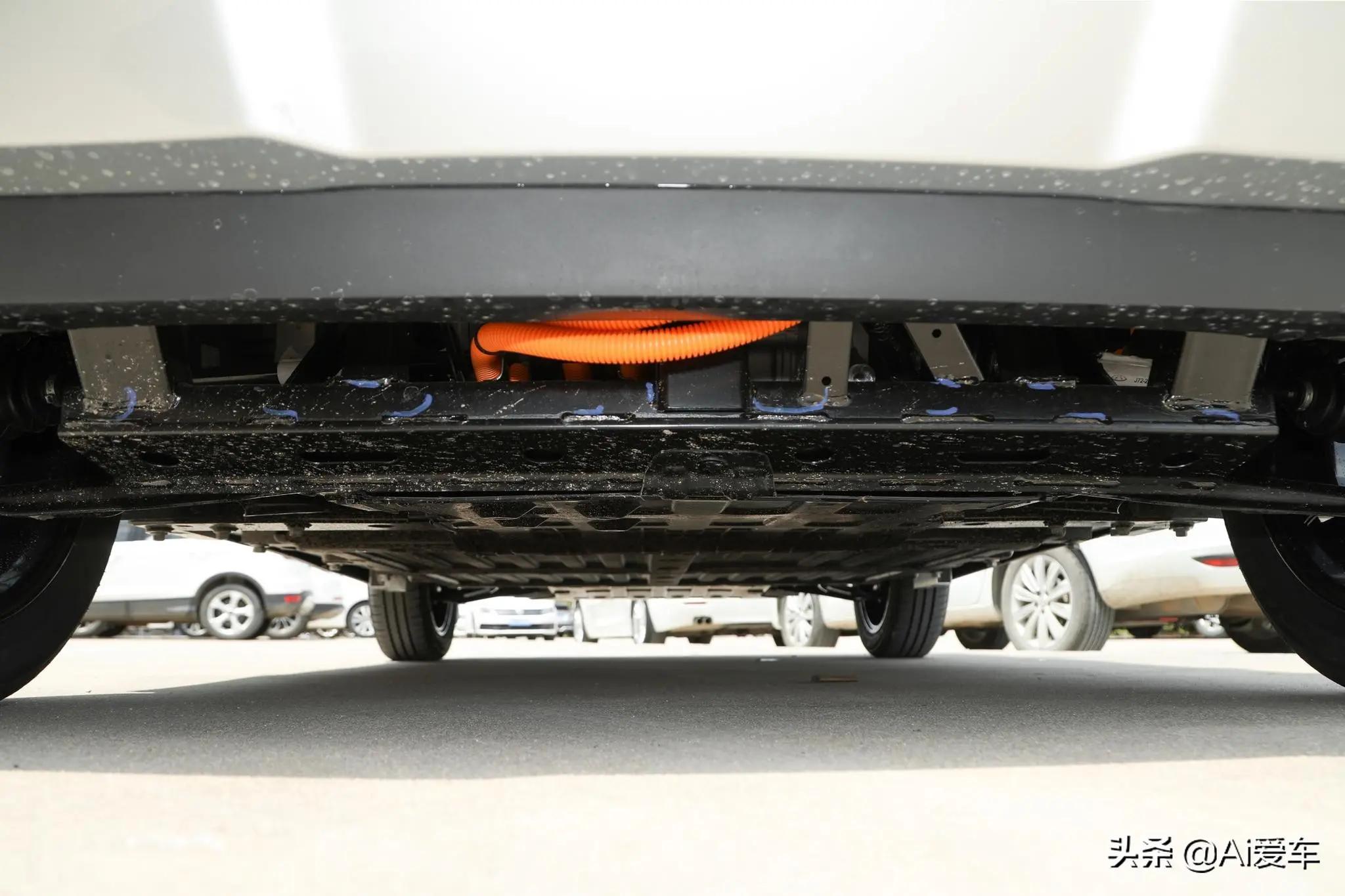 6万元小蚂蚁新能源车续航,长续航轻巧电动车