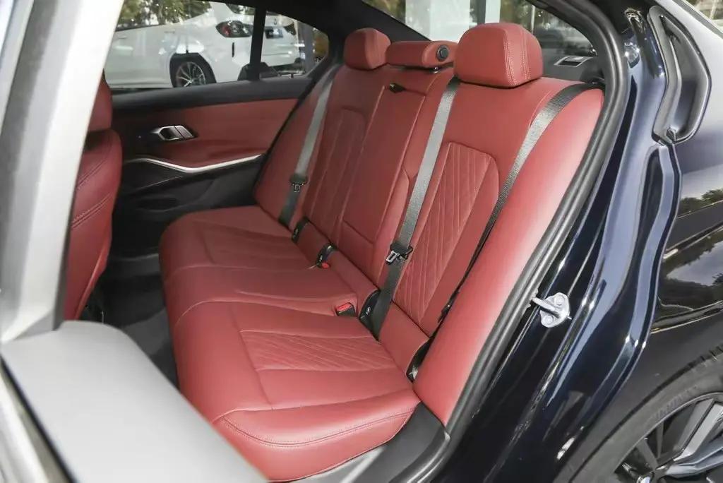 宝马3系2.0t高功率和低功率,奔驰c级和宝马3系和奥迪a4哪个好