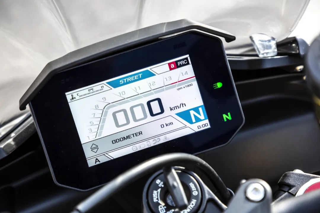 18.8万起,全新ApriliaTUONOV4街车国内正式发售