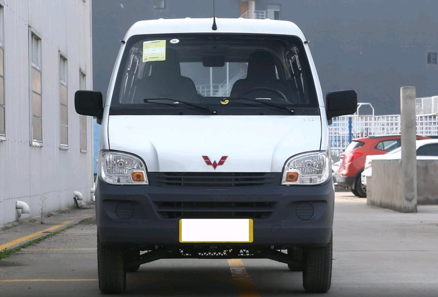 体验五菱之光1.2排量5座感受视频,1.3五菱之光高配版