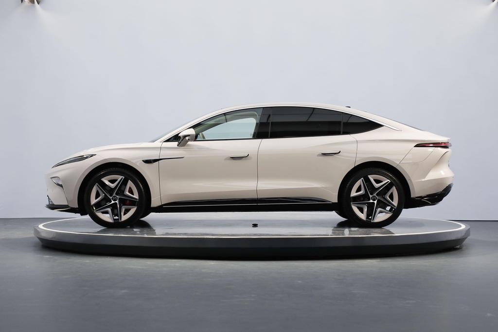 纯电车飞凡f7值不值得买,飞凡f7自动驾驶对比零跑c11