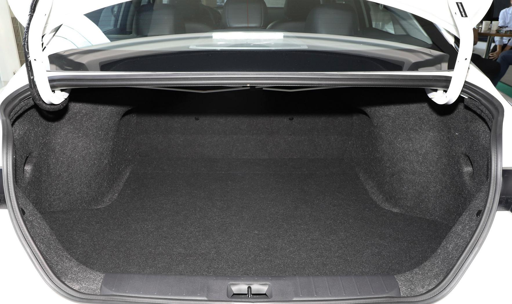 2021轩逸和2019卡罗拉试驾与评测,轩逸e-power和卡罗拉双擎怎么样选