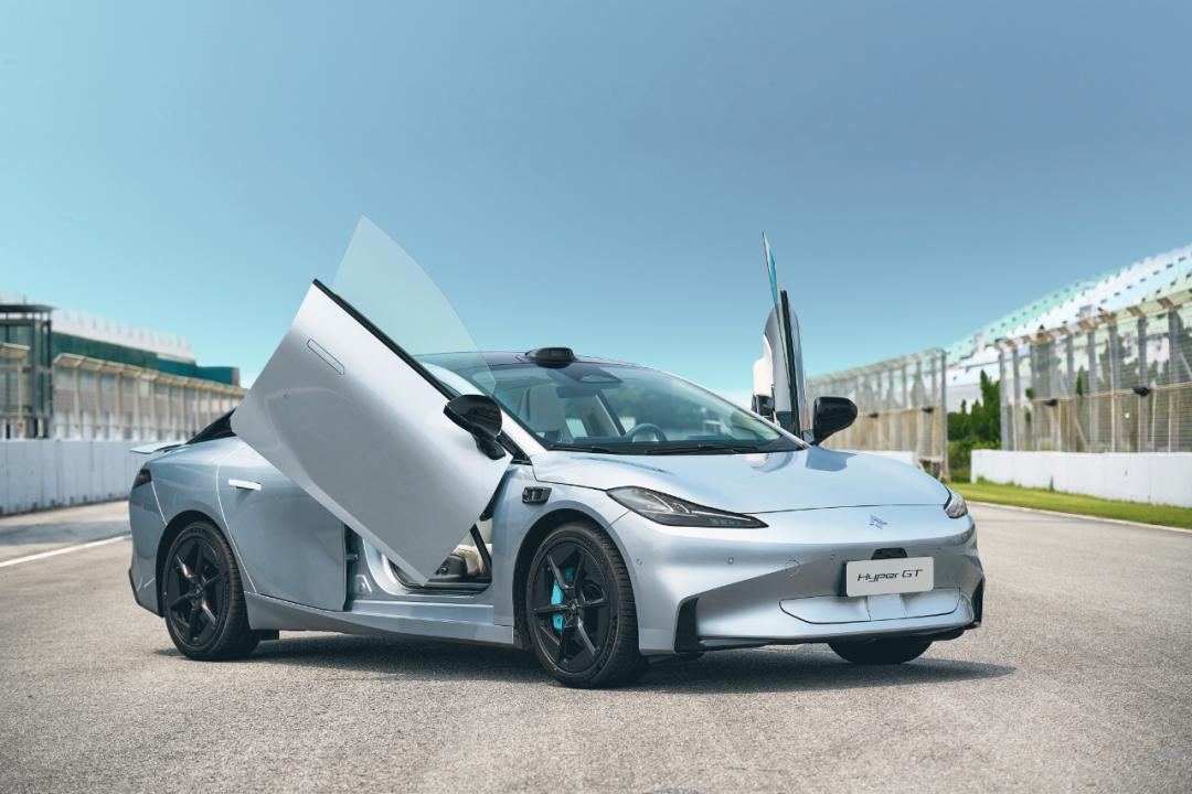 hypergt作为埃安hyper王牌车型,hypergt炫酷车