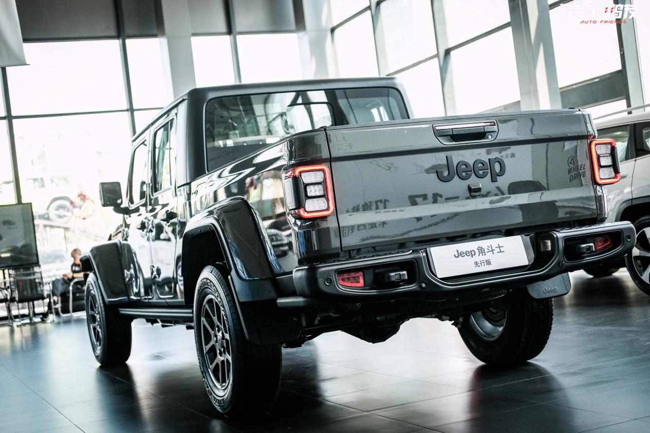 新款jeep角斗士,jeep角斗士适合跑长途吗