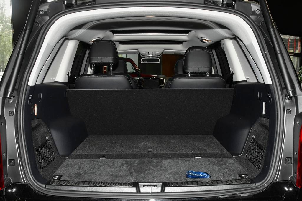 配奔驰同款引擎，搭载4.0TV8动力售价128.8万，北京BJ90实力如何